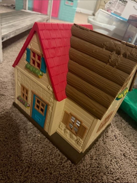Other - Classic Kids Playhouse Toy - Red Roof, Brown Log Side